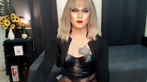 QueenMarina online show from 17, 12, 2024