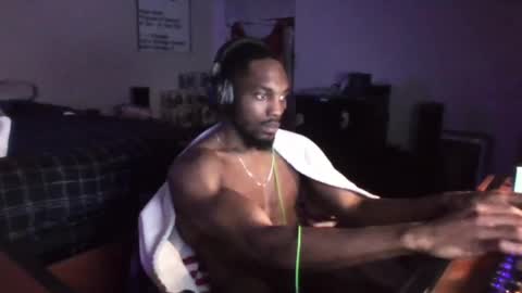 Snapshot of y_sticky chatting on 9, 3, 2025 y_sticky online show from 9, 3, 2025