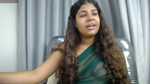 Snapshot of yaazhini457034 chatting on 2, 6, 2026 yazhini online show from 2, 6, 2026