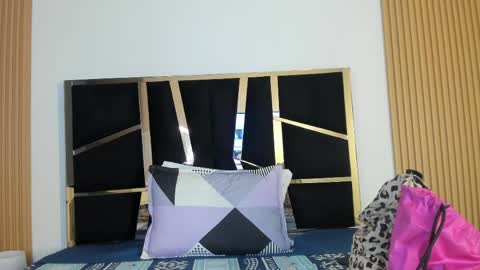 Snapshot of yahaira__ chatting on 4, 4, 2026 Yahaira online show from 4, 4, 2026