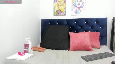 yaiza_sexylovee online show from 29, 10, 2025