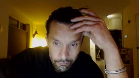 Snapshot of yallayalla1806 chatting on 28, 11, 2025 yallayalla1806 online show from 28, 11, 2025