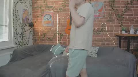 Snapshot of yami_yami_yami chatting on 1, 10, 2025 Mia and Andry online show from 1, 10, 2025