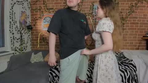 Snapshot of yami_yami_yami chatting on 6, 11, 2025 Mia and Andry online show from 6, 11, 2025