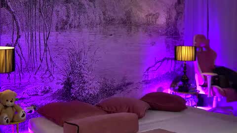 Yamira online show from 30, 9, 2025