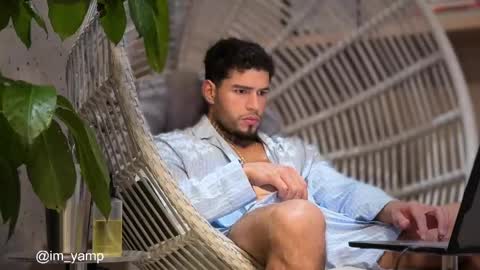 yamp sambrano online show from 18, 4, 2026