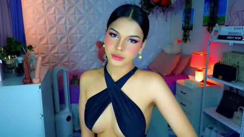 Snapshot of yang_audreylone chatting on 5, 12, 2025 YANG AUDREY LONE online show from 5, 12, 2025