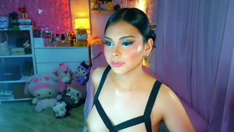 Snapshot of yang_audreylone chatting on 17, 7, 2026 YANG AUDREY LONE online show from 17, 7, 2026