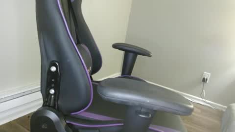 Snapshot of yarabrynnn chatting on 5, 12, 2024 YARA online show from 5, 12, 2024