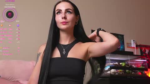 Snapshot of yaraliebe chatting on 23, 4, 2026 Yara online show from 23, 4, 2026