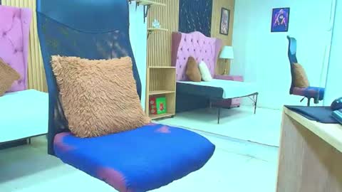 Snapshot of yaruzca chatting on 23, 4, 2026 yaruzca 9 inches strong online show from 23, 4, 2026