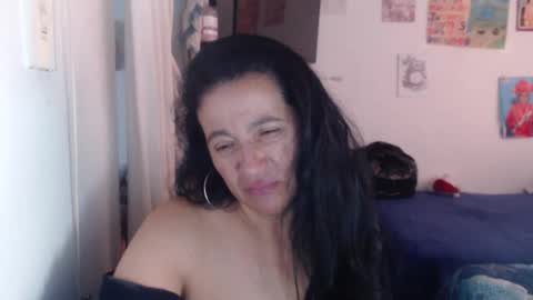 Snapshot of yasmin_love85 chatting on 6, 4, 2026 yasmin_love85 online show from 6, 4, 2026