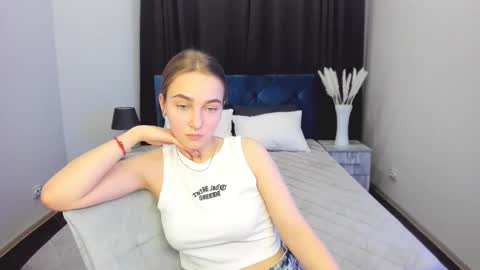 Snapshot of yasminasage chatting on 1, 2, 2025 Yasmina online show from 1, 2, 2025