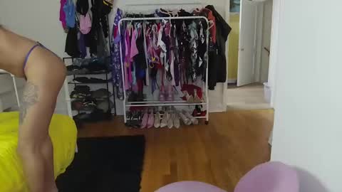 Snapshot of yazminroyal chatting on 16, 11, 2025 Yazmin Royal online show from 16, 11, 2025