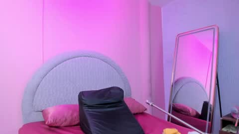 Snapshot of yeika_foxy chatting on 26, 4, 2026 yeika_foxy online show from 26, 4, 2026