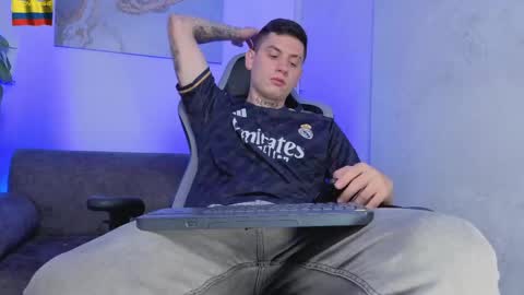 Snapshot of yeiko_romero_ chatting on 15, 4, 2026 YEIKO ROMERO online show from 15, 4, 2026