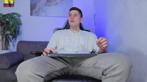 Snapshot of yeiko_romero_ chatting on 17, 4, 2026 YEIKO ROMERO online show from 17, 4, 2026