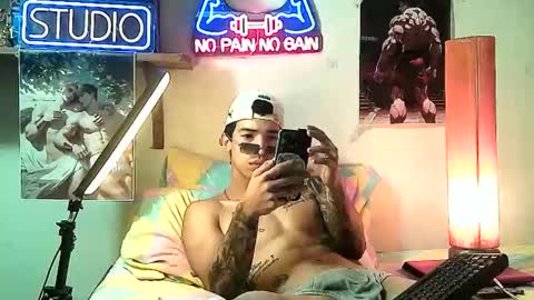 yeisoncastellanos1999 online show from 7, 11, 2025