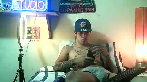 Snapshot of yeisoncastellanos1999 chatting on 5, 5, 2026 yeisoncastellanos1999 online show from 5, 5, 2026