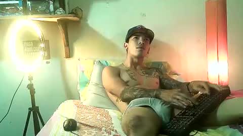 Snapshot of yeisoncastellanos1999 chatting on 8, 7, 2026 yeisoncastellanos1999 online show from 8, 7, 2026