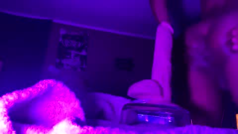 Ella Ts online show from 15, 3, 2026