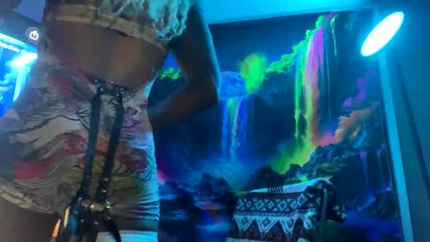 Snapshot of yelladaniella chatting on 19, 4, 2026 Ella Ts online show from 19, 4, 2026