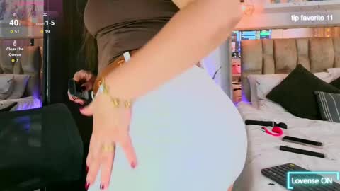 Snapshot of yellow_lily chatting on 2, 6, 2026 yellow_lily online show from 2, 6, 2026