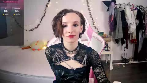 Snapshot of yellow_songbird chatting on 2, 11, 2025 Liya online show from 2, 11, 2025