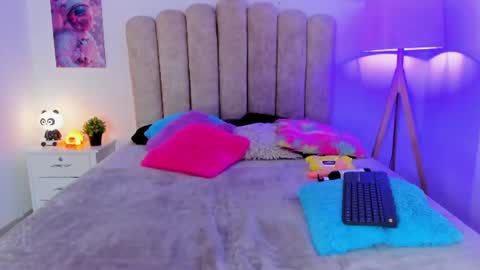 Snapshot of yensy_hott chatting on 17, 7, 2026 yensy_hott online show from 17, 7, 2026
