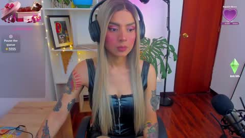 yeriawaddell  online show from 6, 1, 2025