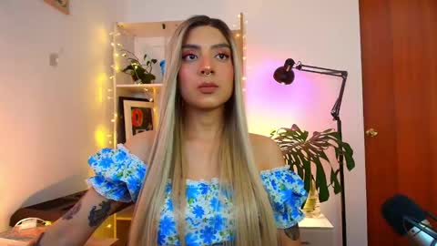 yeriawaddell  online show from 31, 1, 2025