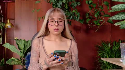 Snapshot of yeriawaddell_ chatting on 19, 5, 2026 yeriawaddell online show from 19, 5, 2026