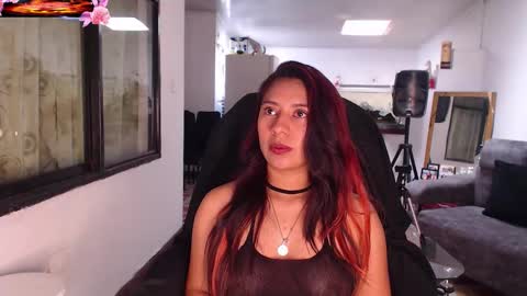 Snapshot of yes2802 chatting on 8, 10, 2025 Yesi online show from 8, 10, 2025