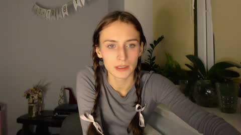 Snapshot of yes_to_heaven chatting on 1, 2, 2025 Zoe online show from 1, 2, 2025