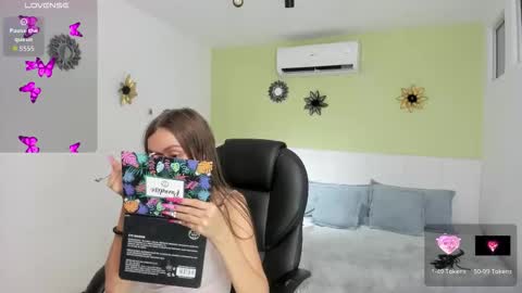 YEYE online show from 14, 12, 2025