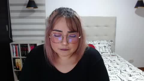 Snapshot of yini_angel07 chatting on 8, 4, 2026 hii i am yini online show from 8, 4, 2026
