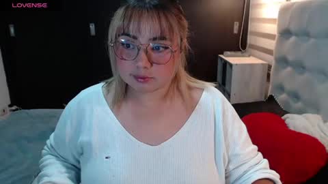 Snapshot of yini_angel07 chatting on 20, 5, 2026 hii i am yini online show from 20, 5, 2026