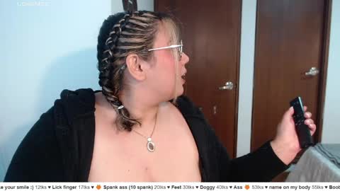 Snapshot of yini_angel07 chatting on 27, 5, 2026 hii i am yini online show from 27, 5, 2026