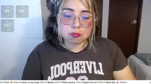 Snapshot of yini_angel07 chatting on 12, 6, 2026 hii i am yini online show from 12, 6, 2026
