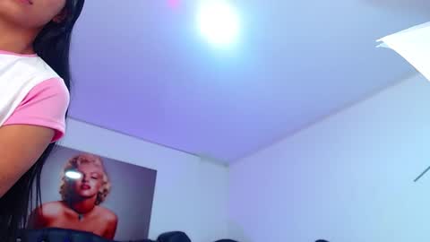 Yiovanna online show from 11, 12, 2024