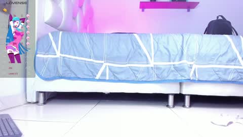 Yiovanna online show from 3, 1, 2025