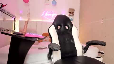 yised online show from 14, 11, 2025