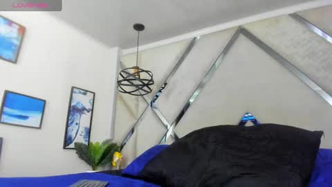 Yiyo online show from 16, 1, 2025