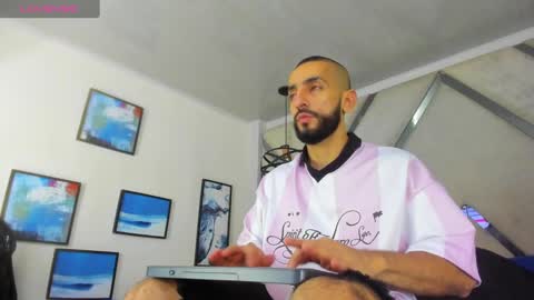 Yiyo online show from 21, 1, 2025