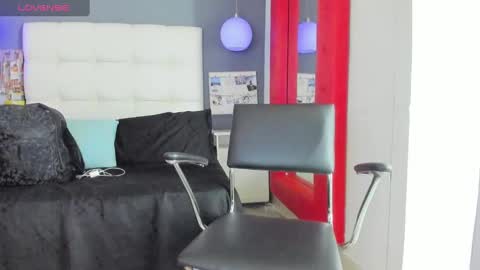 Yiyo online show from 24, 2, 2025