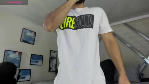 Yiyo online show from 5, 3, 2025