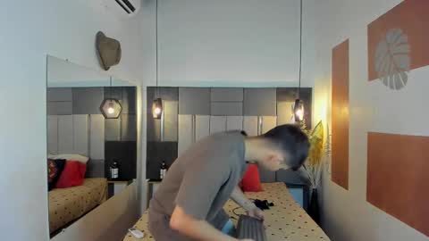 yizus_bonz online show from 13, 2, 2025