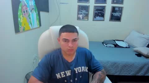 Snapshot of yker18 chatting on 4, 2, 2025 yker online show from 4, 2, 2025