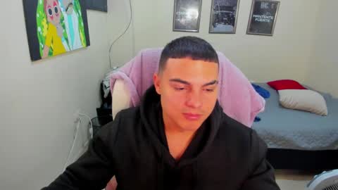 Snapshot of yker18 chatting on 23, 2, 2025 yker online show from 23, 2, 2025