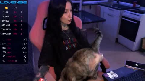     online show from 18, 9, 2025